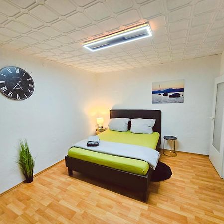 B&R Ferienhaus In Der Naehe Des Flughafens ニュルンベルク エクステリア 写真