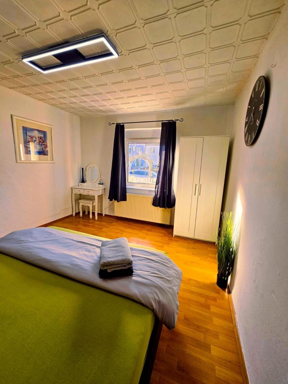 B&R Ferienhaus In Der Naehe Des Flughafens ニュルンベルク エクステリア 写真