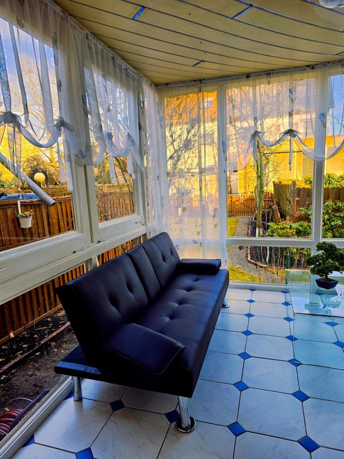 B&R Ferienhaus In Der Naehe Des Flughafens ニュルンベルク エクステリア 写真