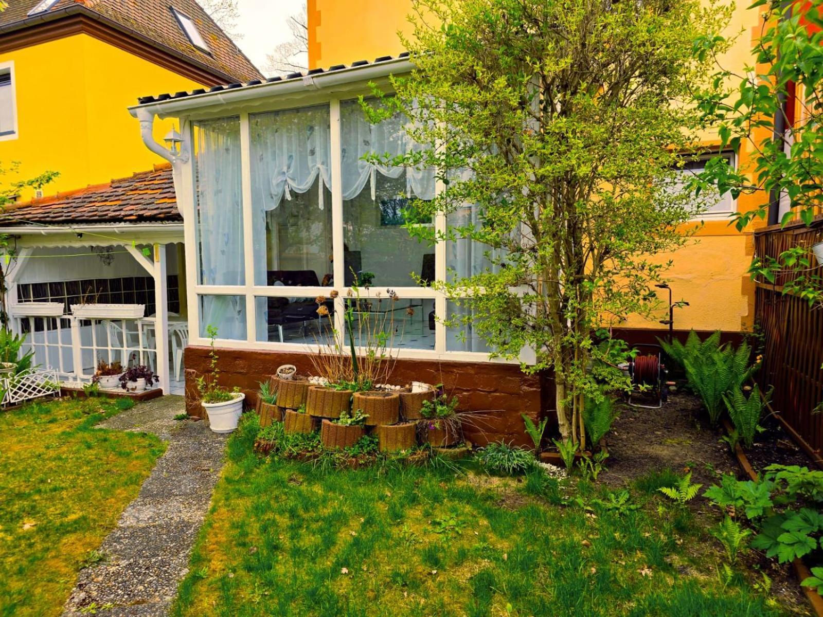B&R Ferienhaus In Der Naehe Des Flughafens ニュルンベルク エクステリア 写真
