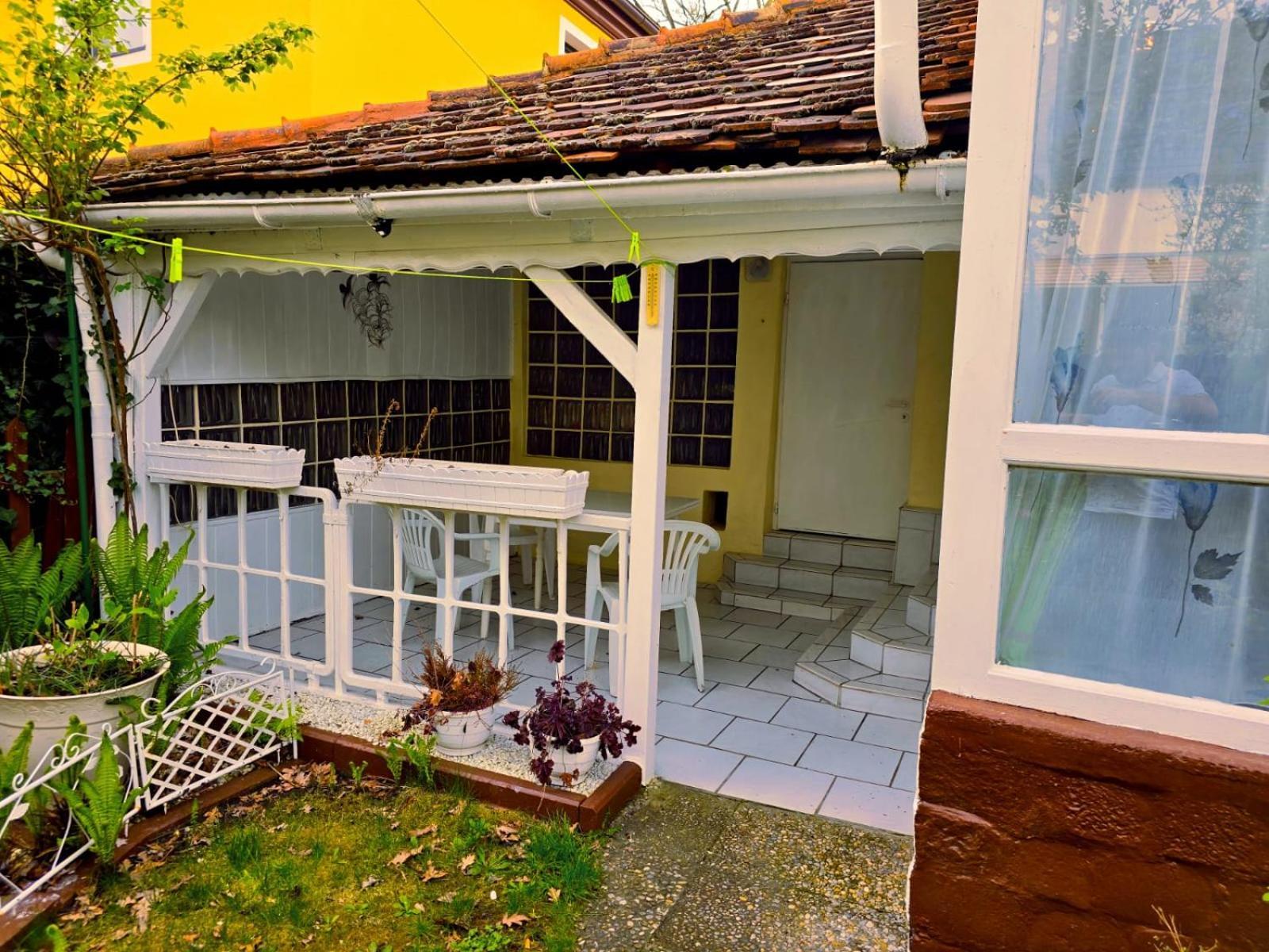 B&R Ferienhaus In Der Naehe Des Flughafens ニュルンベルク エクステリア 写真