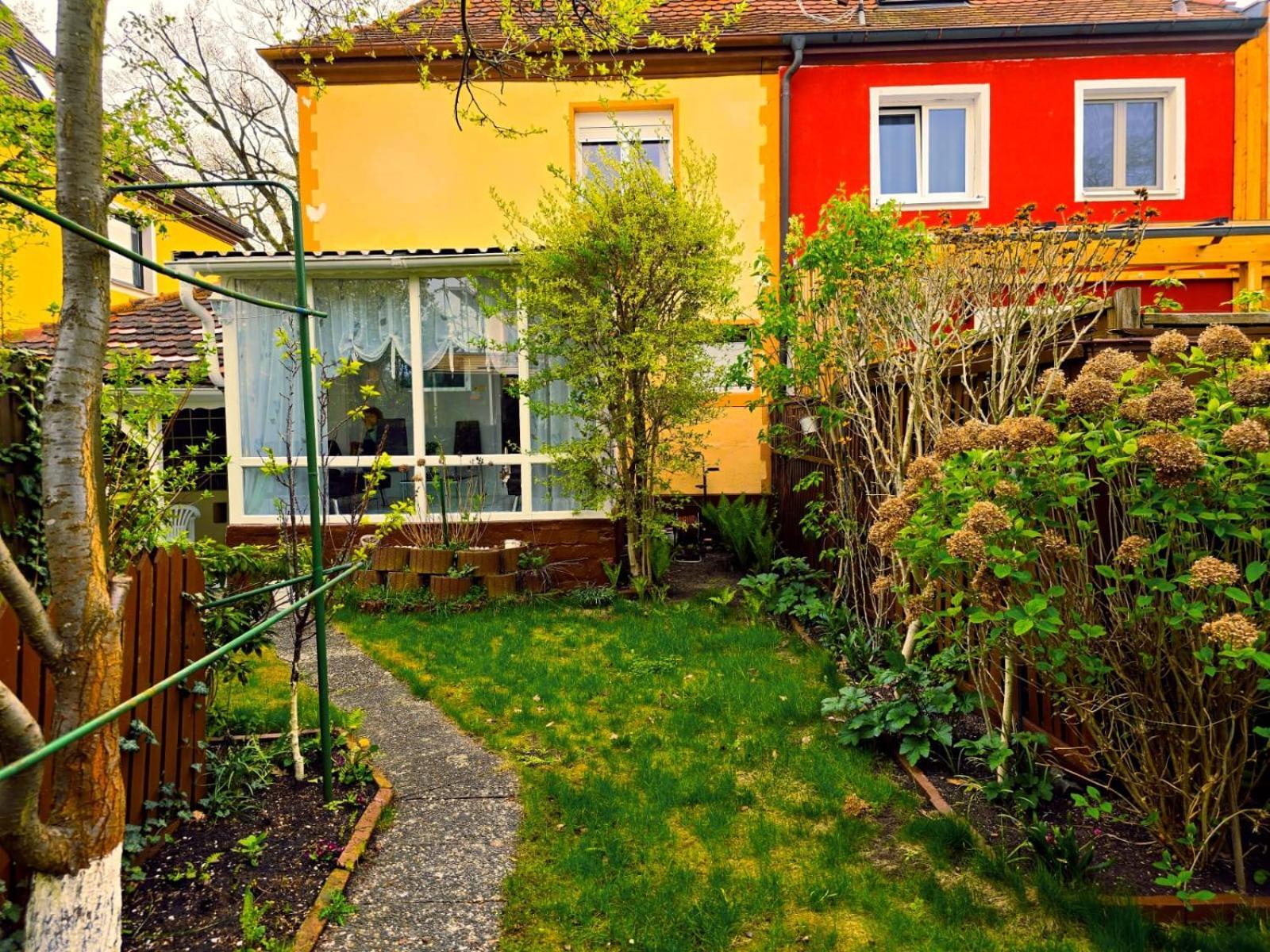 B&R Ferienhaus In Der Naehe Des Flughafens ニュルンベルク エクステリア 写真